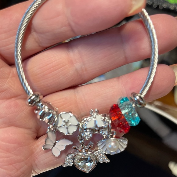 Adjustable bracelet - Picture 3 of 8